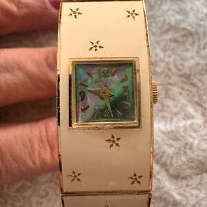 UNIQUE.VINTAGE. Abalone watch face.Cuff bracelet watch. Spring tension on/off.